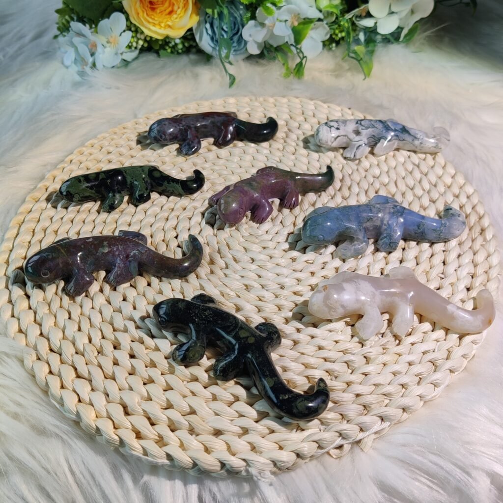 Product sample P0031: Gecko Carvings, photo 1; material pending verification