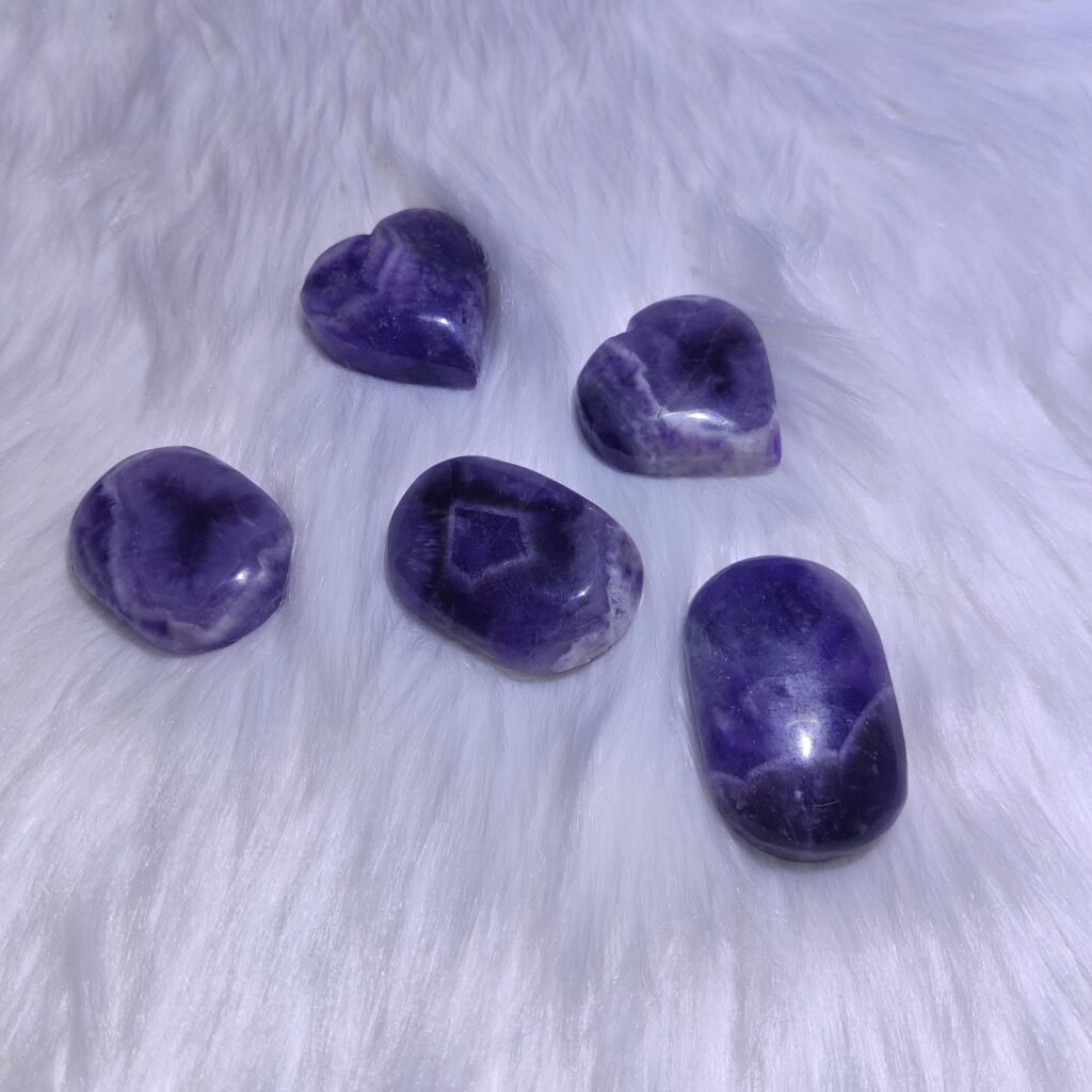 Product sample P0152: Hearts, photo 1; material pending verification